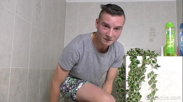 Play MP4 - EXCLUSIVE CASTING - BATHROOM SOLO ACTION