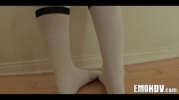 Nonton Hot Emo Slut 044 thumbnail