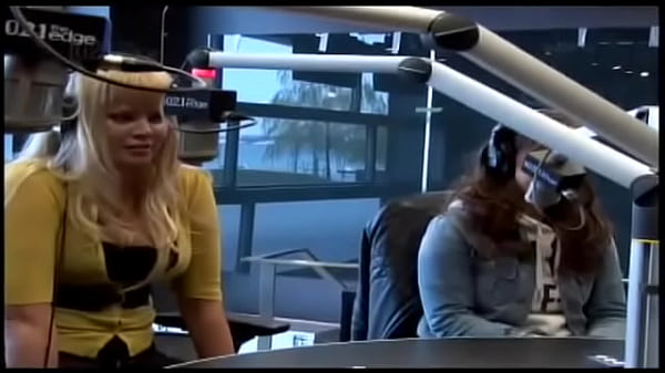 hyp parrot girls radio