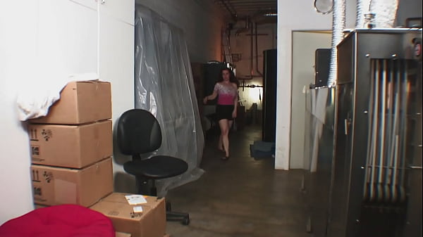 Nonton A Busty Redhead Cleaning Service Manager Takes An Administrator's Big Black Dick In The Apartment Building's Technical Room thumbnail