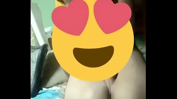 اللبوه بيفشخ طيزه 