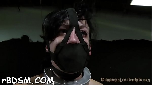 Cutie gets her neck restrained and knockers clamped 