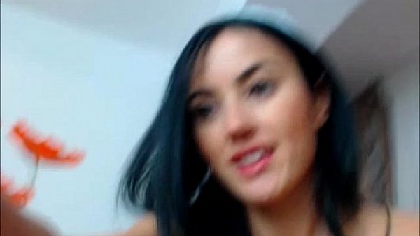 Brunette babe masturbate with sextoy 