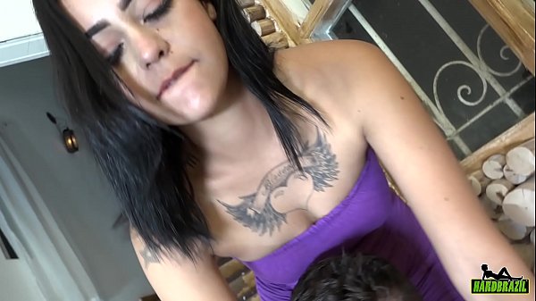 Play MP4 - Olha que pau gostoso eu tenho - Caroline Moraes