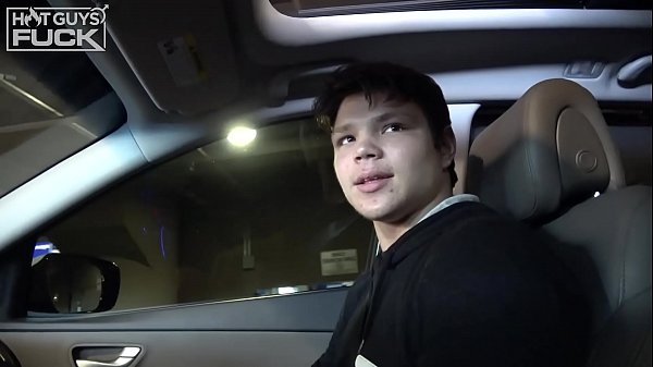 Play MP4 - This Stud Can FUCK&excl; Big Dick Vs Tiny Chick&period; Hottest Hunk 2020