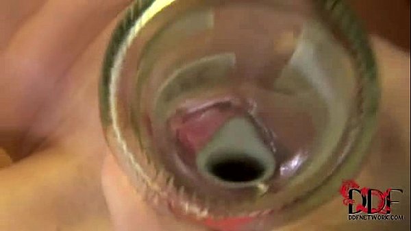 Play MP4 - Hot girls peeing hot golden jets of wee over each other