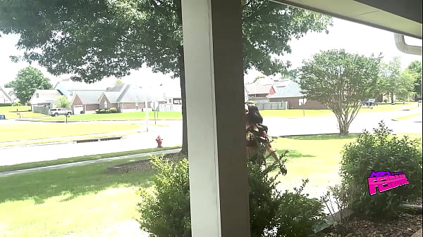 Nonton I Got A Job Delivery Packages & Pussy thumbnail