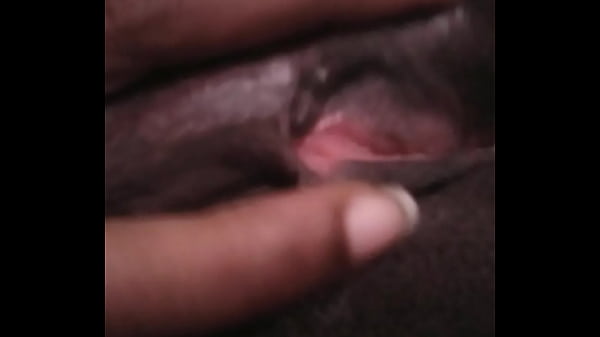 Kenyan girl plays on_her pussy