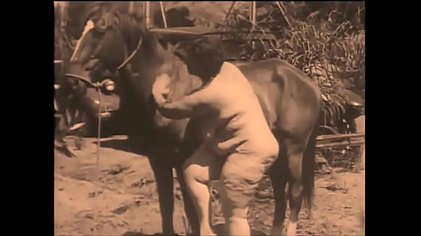 Play MP4 - Vintage Babes With Pets