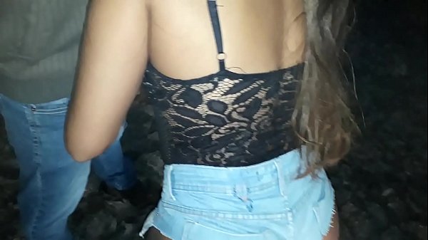 Play MP4 - Dando o cu na mata a noite