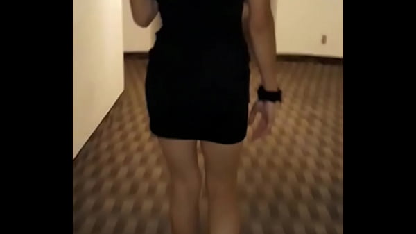 Nonton Exhibi&eacute;ndose Con Un Vestido Super Corto Y Un Hilo Rikisimo thumbnail