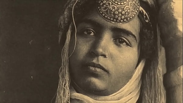 Nonton The Top Twenty 'retro Babes' thumbnail