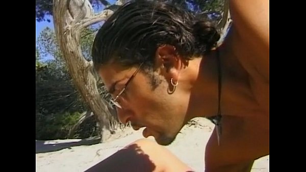 Play MP4 - Who is she&quest; name of film&quest; Brunette with big tits gets fucked on the beach