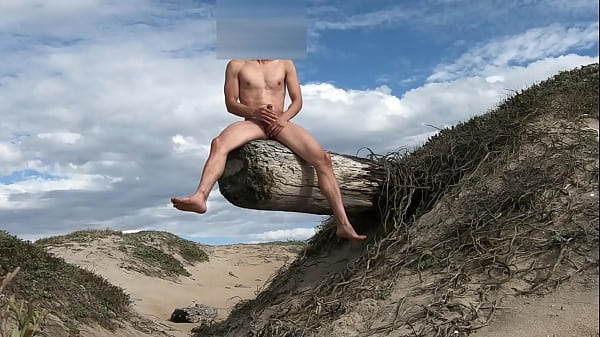 Play MP4 - Nude posing&comma;Cock teasing at public beach&comma;Cumming in the Plaza