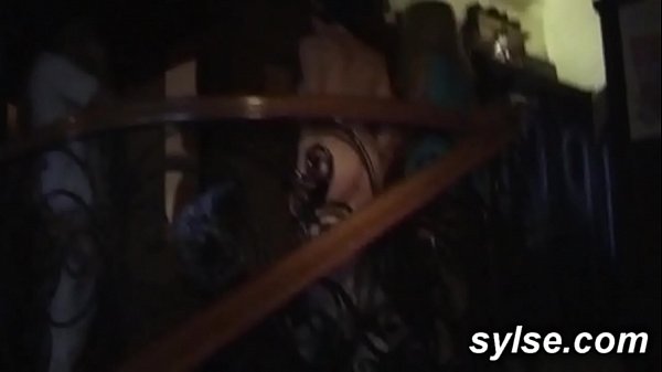 3 amatrices MILFS au_sexshop: exhib et partouze en_public