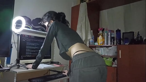 Laura fucks while doing work she wants to be penetrated while working