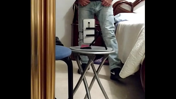 Jerck Of In Toilett Banho thumbnail