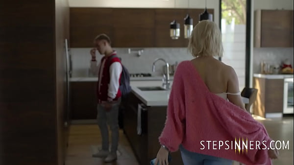 Play MP4 - Curvy Stepmom Shows Me How To Fuck