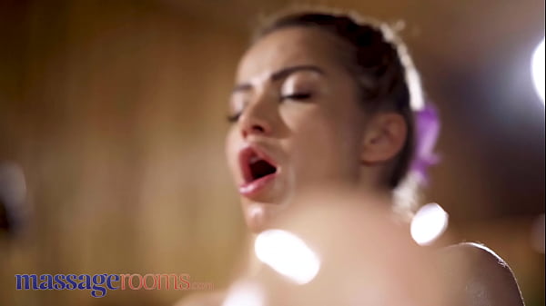 Massage Rooms Cherry Kiss lesbian scissoring orgasm with young blonde_Czech