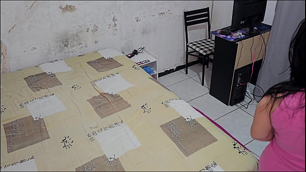 Nonton Eu Queria Consertar O Pc... Mas Acabei Levando Muito Mais Do T&eacute;cnico Nas Costas Do Marido! thumbnail