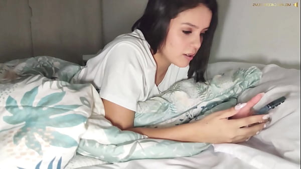 Play MP4 - me follo a la hermanastra gemela de mi esposa pensado que era mi esposa - Melanie Caceres