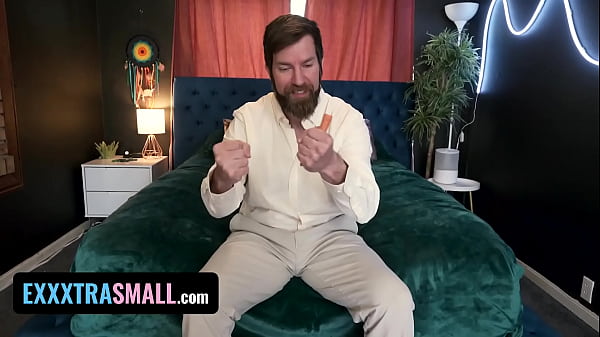 Nonton Let&rsquo;s Spit Roast Your Tiny Bunny Girlfriend! thumbnail