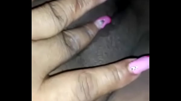 Madura me_envia video metiendose dedo