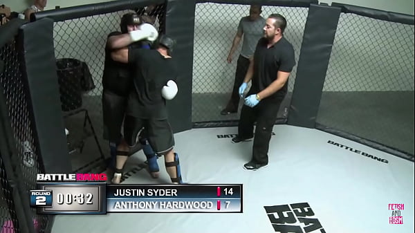 Lexi gives a proper dick riding to lucky dude 