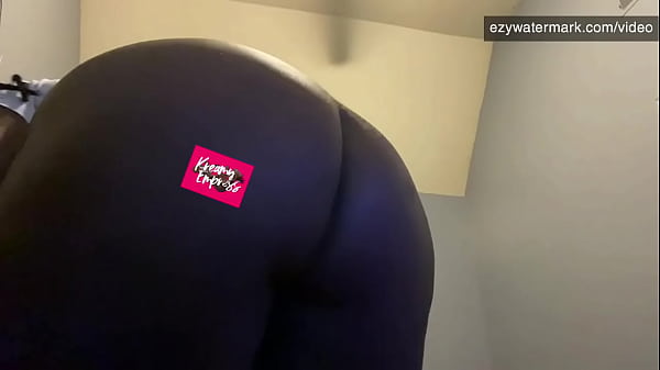 Ebony shows big ol ass 