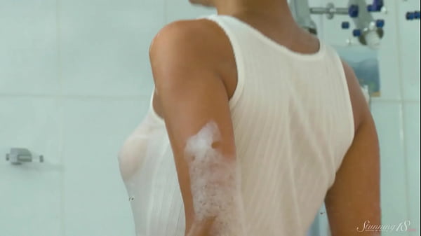 Young Slut Flavia Is Pleasing Her Cunt With A Handheld Shower! 