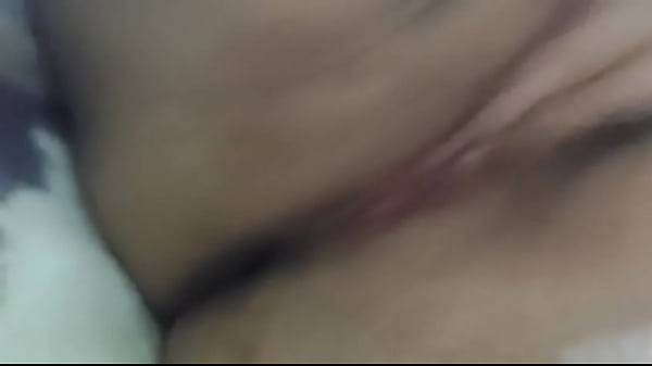 Masturb&aacute;ndome para mi esposo 