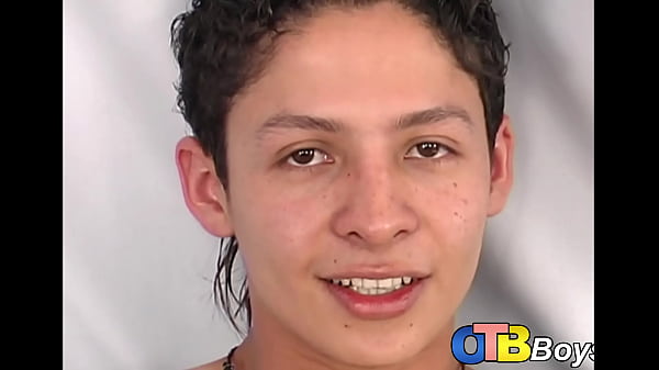Latino twink masturbates and comes hard 