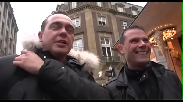 Nonton Skinny Babe's Peach Licked Hard thumbnail