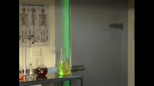 Hot teen shows offher round wazooand gets fuckeddoggy style