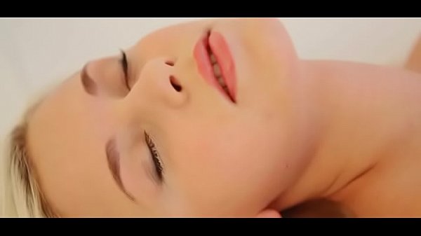 Legal ageteenager gets enjoymentwith fingers