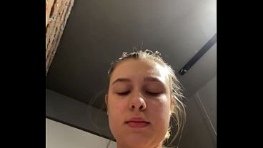 jucielussie so horny and masturbate even in public