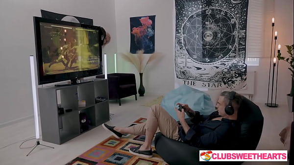 Play MP4 - Novella Night wants attention at ClubSweethearts