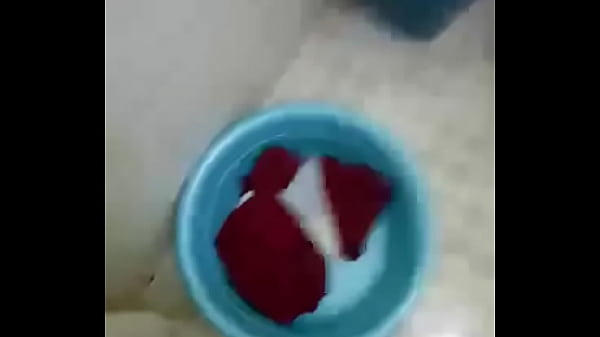 Thủ dâmvới quần lót em vợ