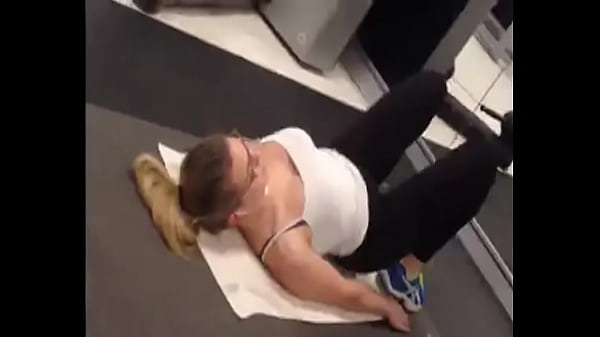 Nonton Home D20 I Cathedral A Very Cute Blonde At The Gym thumbnail