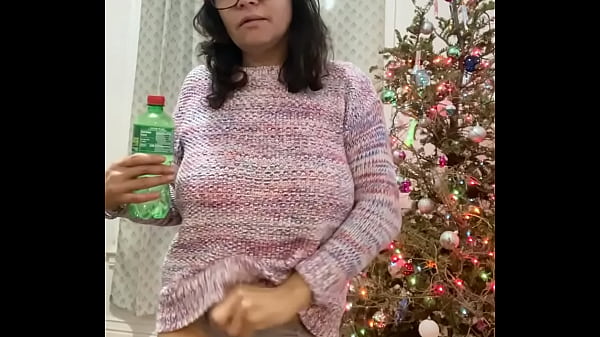 Play MP4 - Anna Maria mature Latina Christmas special part 1