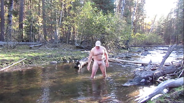 Play MP4 - Jerking off in the river&period;