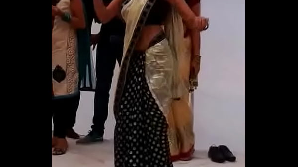 Nonton Cute Hot Girls Dancing Non Nude thumbnail