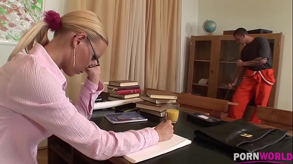 Play MP4 - Naughty Teacher Gitta Blond Analyzed by Janitor GP1912