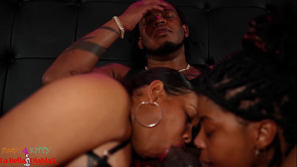 Nonton Two Sluts Fuck Their Bbc Client In The Vip Room And Share Cum thumbnail