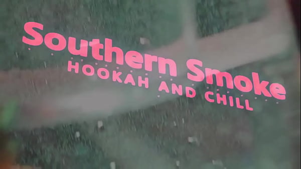 Nonton You Won&rsquo;t Believe What Happens In Gee Hicks Video thumbnail