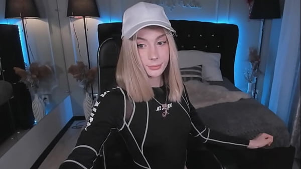 Strong women don'_t have attitudes_ they have standards