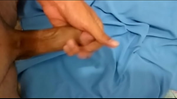 Novinho tocando e balan&ccedil_ando