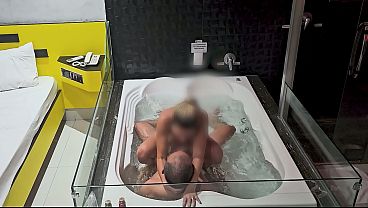 Esposa Chama Rapaz Para Ir Ela E O Marido No Motel thumbnail