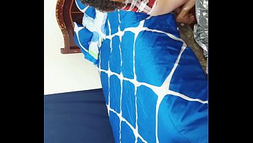 Jugando un rato con mi moza y sus juguetes 