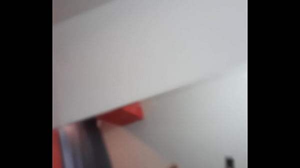 Play MP4 - Chibolo me dejo temblando las piernas